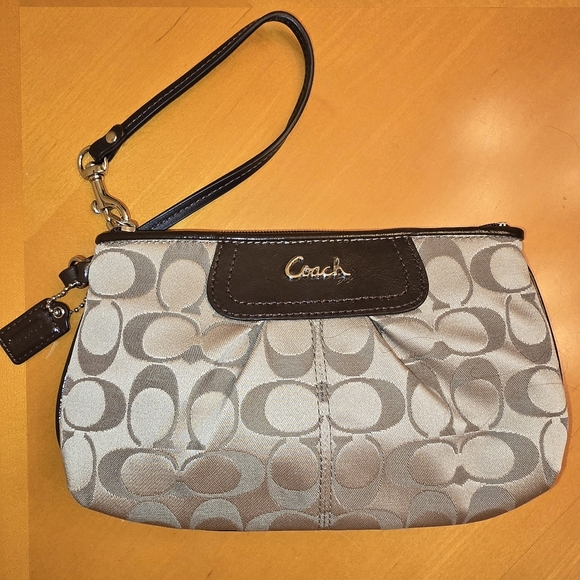 COACH Signature Wristlet Khaki Jacquard with Brown Leather Trim EUC - Picture 1 of 12
